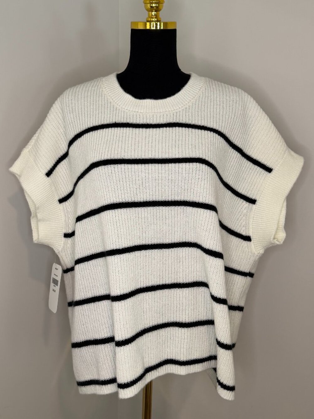NWT Millibon (L) Short Sleeve Sweater